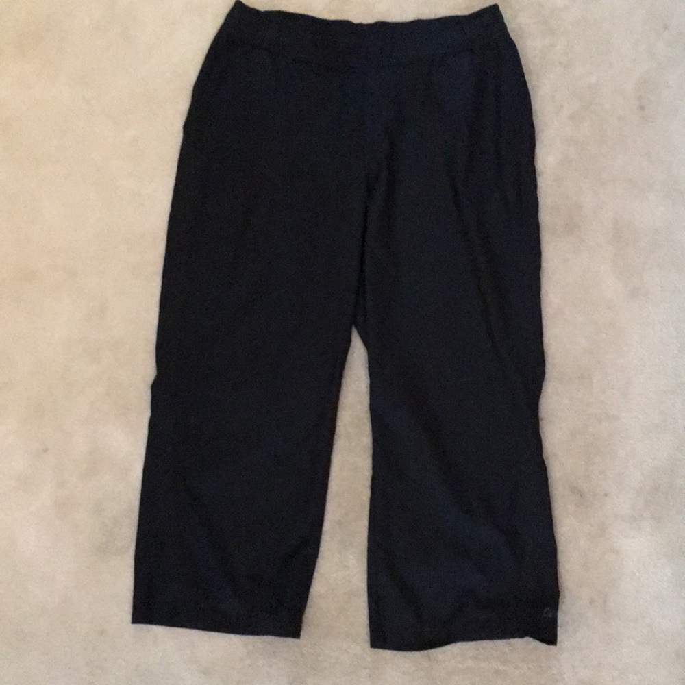 Reebok black walking capris